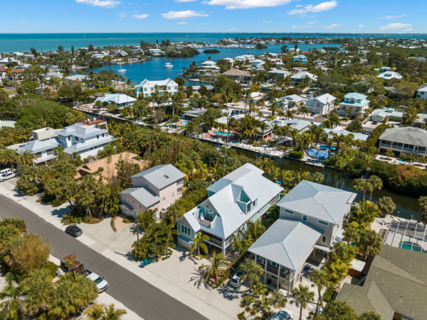 Exquisite 4 Bedroom Vacation Rental with Great Amenities